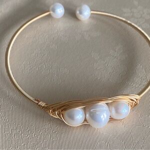 Peas in a Pod Natural Fresh Water Pearl Bangle